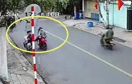 Nam sinh đi xe máy bị bạn cùng trường đạp ngã tử vong