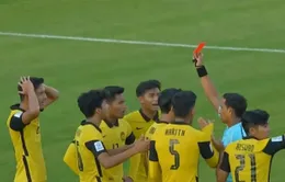 Vì sao cầu thủ U23 Malaysia phải nhận thẻ đỏ?