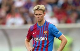 Barcelona gặp rắc rối với De Jong