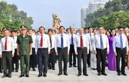 Lãnh đạo TP Hồ Chí Minh dâng hương tưởng niệm các anh hùng liệt sĩ