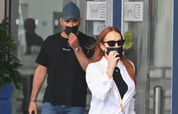 Lindsay Lohan lộ diện lần đầu tiên sau khi kết hôn