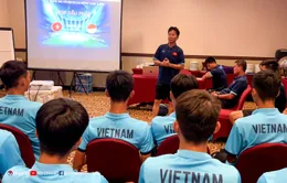 Các tuyển thủ U16 Việt Nam được khích lệ tinh thần trước trận chung kết