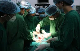 Gần 90 ngày giữ thai cho sản phụ hiếm muộn bị vỡ tử cung ở tuần 26