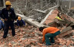 Sập tường nhà xưởng đang xây, 3 người thiệt mạng