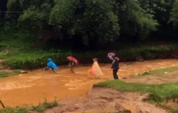 Bão số 4: Kon Tum di dời hàng trăm hộ dân ra khỏi vùng nguy hiểm