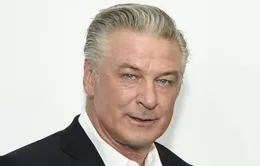 Alec Baldwin và nhân viên phụ trách vũ khí phim "Rust" đối mặt với cáo buộc ngộ sát