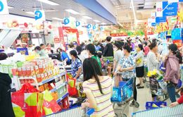 Nhiều siêu thị mở cửa xuyên Tết