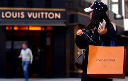 "Vua hàng hiệu" LVMH lãi kỷ lục trong năm 2022