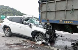 Tai nạn trên cao tốc Nội Bài - Lào Cai, 2 người bị thương nặng