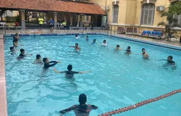 Lớp học bơi miễn phí cho trẻ mái ấm