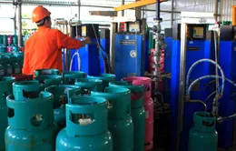 Giá gas tăng thêm hơn 60.000 đồng mỗi bình 12kg