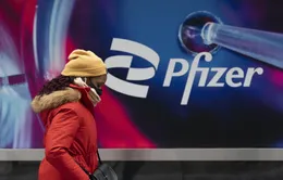 Pfizer đạt doanh thu kỷ lục 100 tỷ USD