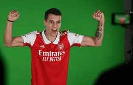 Vừa tới Arsenal, tân binh Jakub Kiwior đã lập 3 kỷ lục về thể chất