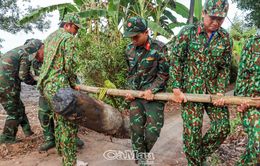 Tháo gỡ quả bom nặng 250 kg