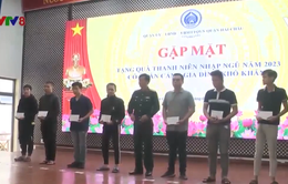 Gặp mặt, tặng quà cho thanh niên nhập ngũ có hoàn cảnh khó khăn