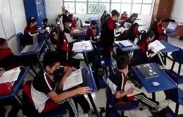 Vừa là bàn học, vừa có thể đạp xe