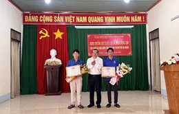 Khen thưởng hai thanh niên dũng cảm cứu người