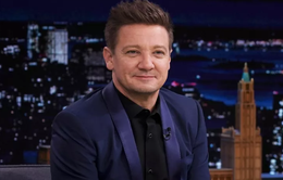 Jeremy Renner lên lịch xuất hiện trước công chúng lần đầu tiên hậu tai nạn xe xúc tuyết cán qua người