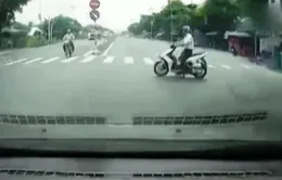 Khuất tầm quan sát vẫn bất chấp để… đi ẩu