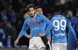 Napoli bất ngờ thất bại trước Lazio trên sân nhà, đứt mạch 25 trận bất bại