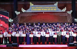 Hà Nội tuyên dương 96 Thủ khoa tốt nghiệp đại học, học viện năm 2023