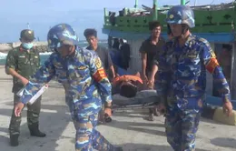 Bệnh xá đảo Song Tử Tây cấp cứu ngư dân bị giảm áp do lặn sâu