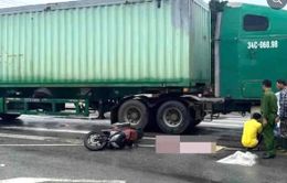 Nghệ An: Va chạm với xe container, bé 4 tuổi tử vong thương tâm