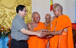 Thủ tướng chúc mừng lễ Sena Dolta của đồng bào Khmer