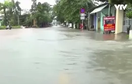 Nhiều khu dân cư ở Đà Nẵng vẫn bị ngập sâu