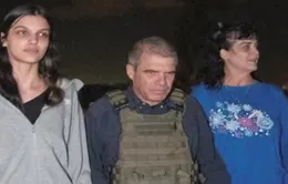 Lực lượng Hamas thả 2 con tin người Mỹ