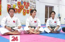 Ba nữ VĐV karate luôn bị nhầm là 3 chị em ruột