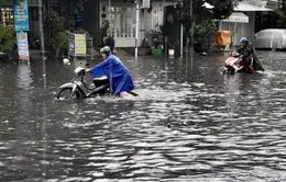 TP Hồ Chí Minh: Mưa lớn kéo dài, nhiều tuyến đường ngập sâu