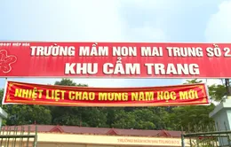 Nhiều phụ huynh cho con nghỉ học để phản đối học xa nhà