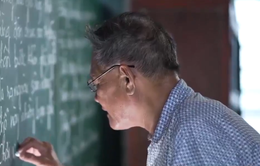 Người thầy 30 năm gieo chữ cho trẻ em vạn đò