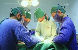 Cắt bỏ khối u Liposarcoma hiếm gặp trong ổ bụng người đàn ông