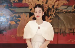 Đỗ Mỹ Linh khoe nhan sắc 'gái một con', rạng rỡ khi ngồi "ghế nóng"