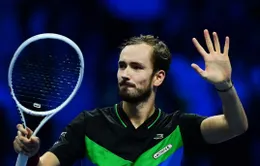 Daniil Medvedev giành quyền vào bán kết ATP Finals