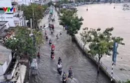 TP Hồ Chí Minh: Triều cường gây ngập nhiều tuyến đường