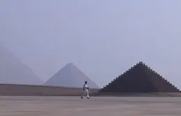 Triển lãm nghệ thuật đương đại tại kim tự tháp Giza