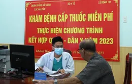 Vùng 4 Hải quân khám bệnh, cấp phát thuốc miễn phí cho các gia đình chính sách