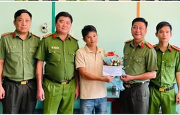 Hai người đàn ông quyết truy bắt tên trộm dù bị chống trả