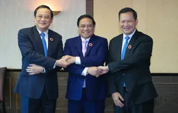 Trao đổi việc thiết lập cơ chế họp 3 Thủ tướng Việt Nam, Lào, Campuchia