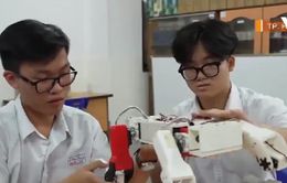 Học sinh chế tạo robot cứu hộ trong vùng bị sạt lở