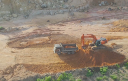 Mỏ vật liệu phục vụ thi công cao tốc bị khai thác và "tuồng đất" trái phép
