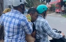 Khống chế thanh niên nghi ngáo đá đánh công an, thiêu trụi nhà dân
