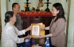 Phó Chủ tịch nước Võ Thị Ánh Xuân thăm mẹ Việt Nam Anh hùng tại Bến Tre