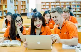 ĐH FPT nhận giải chuyển đổi số xuất sắc từ Coursera