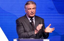 Alec Baldwin được hủy bỏ cáo buộc ngộ sát trong vụ nổ súng chết người trên phim trường