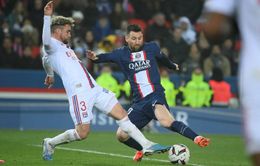 Messi và Mbappe mờ nhạt, PSG để thua sốc trước Lyon