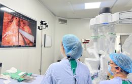 Phẫu thuật cho bệnh nhân mắc ung thư thận bằng hệ thống robot duy nhất tại Việt Nam